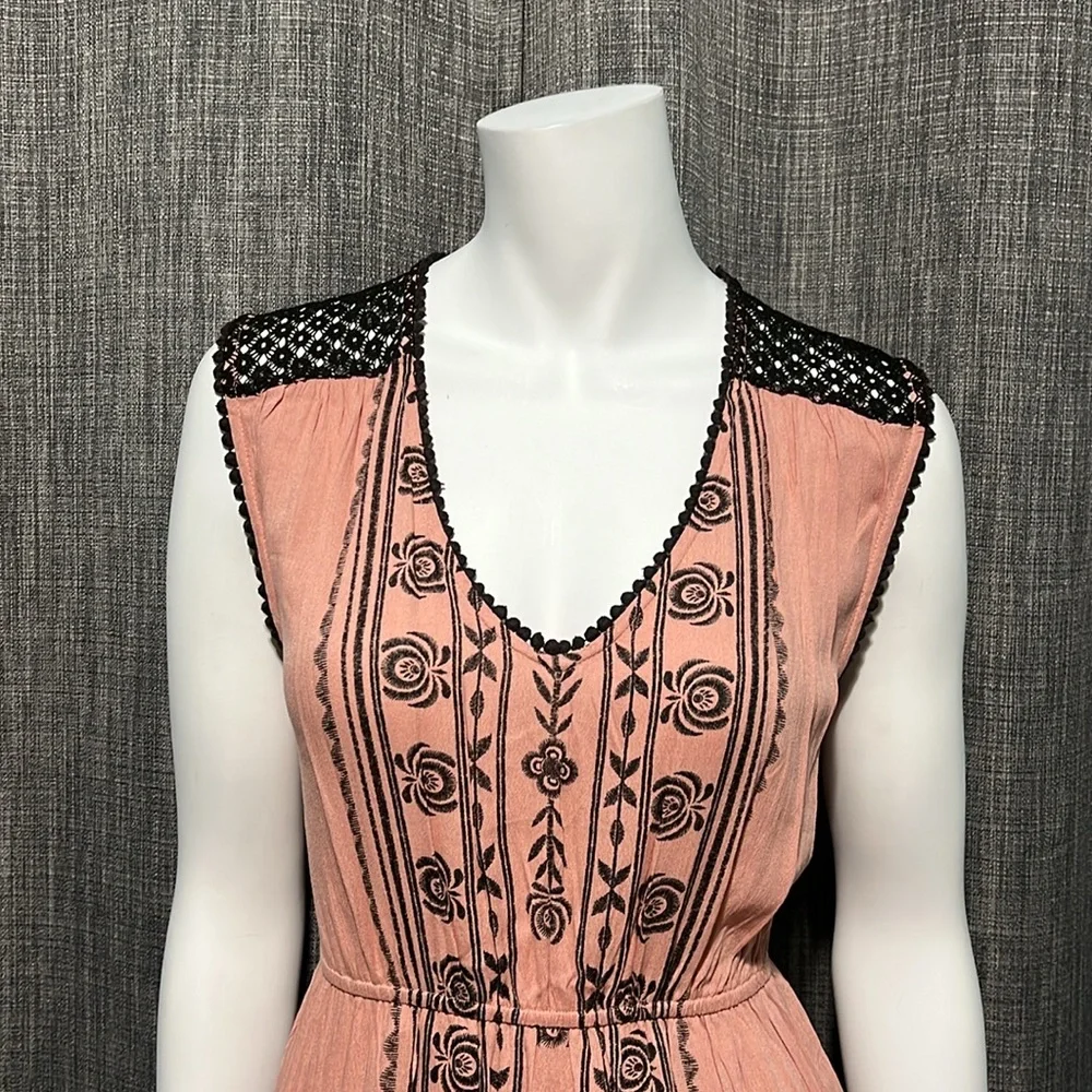 NWT Grayson Boho Pink Black Lace Shoulder Detail Maxi Dress Small - Picture 5 of 14